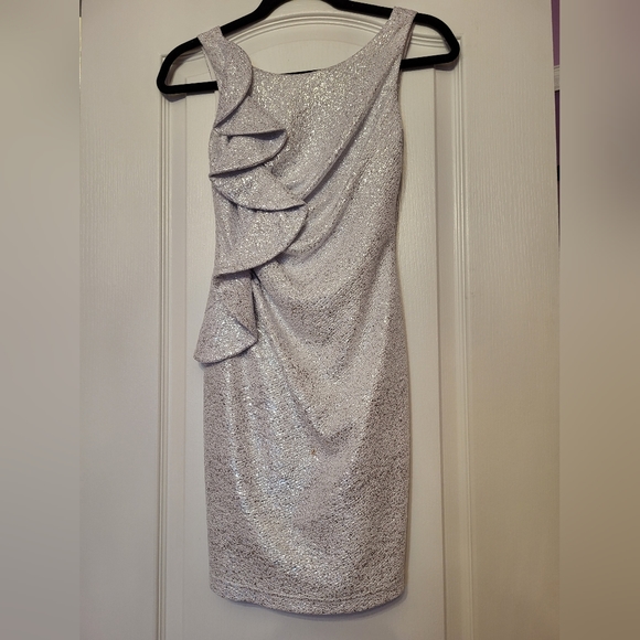 Dress - Picture 1 of 4